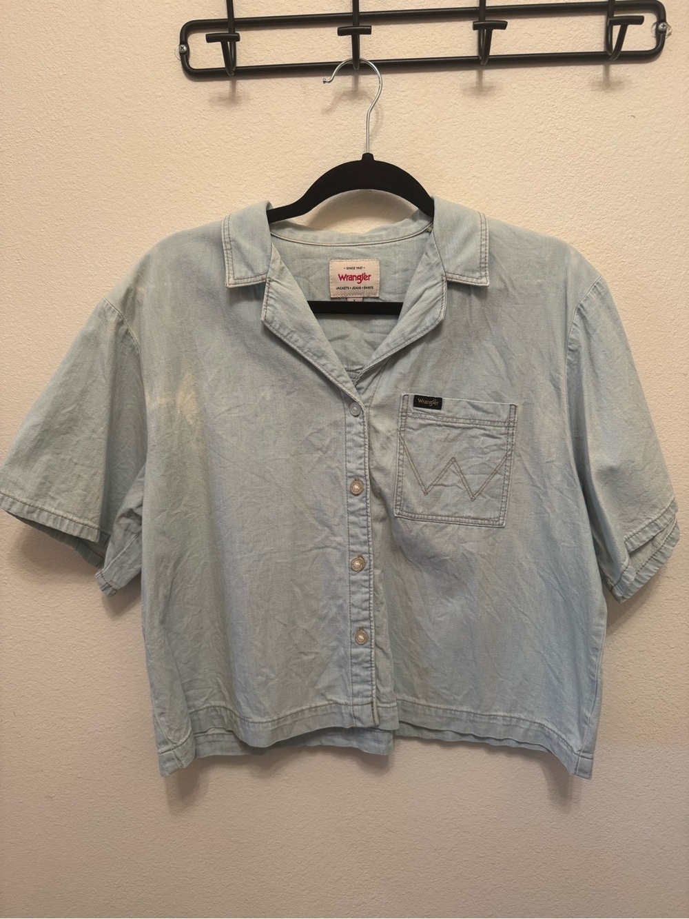 Wrangler Light Wash Denim Short-Sleeve Crop Button-Up LARGE